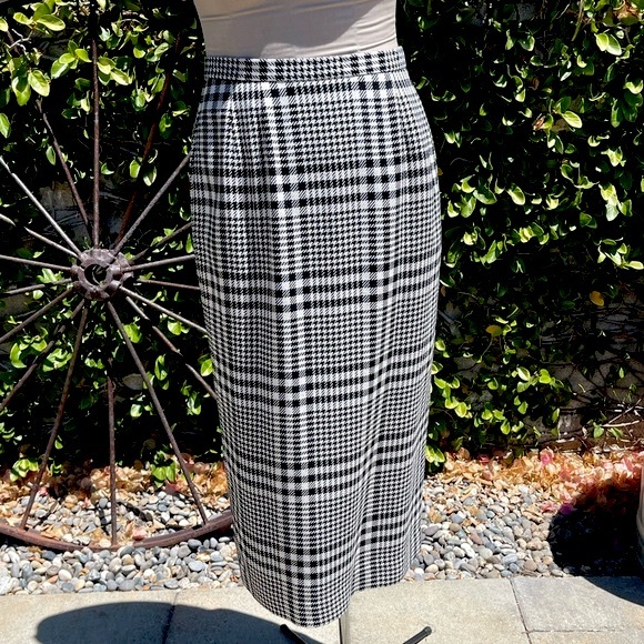 Christian Dior 1980s houndstooth print plaid skirt set - Picture 6 of 9
